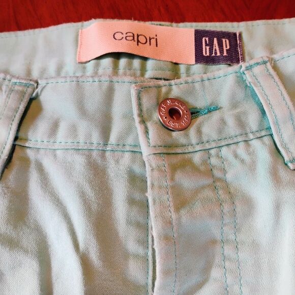 GAP Cream Capris Relaxed Fit Pants Size: 8 SKU 0915 - Picture 2 of 5